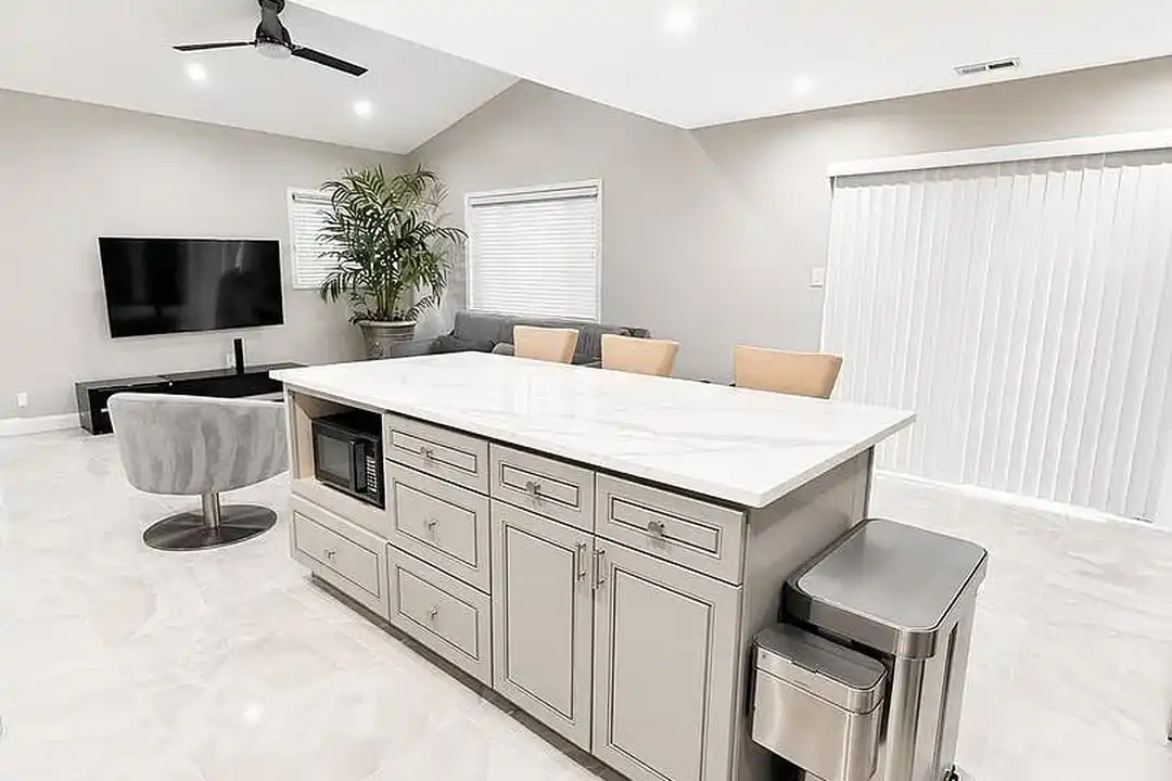 51 Chiswick Dr unit 1 - View 3
