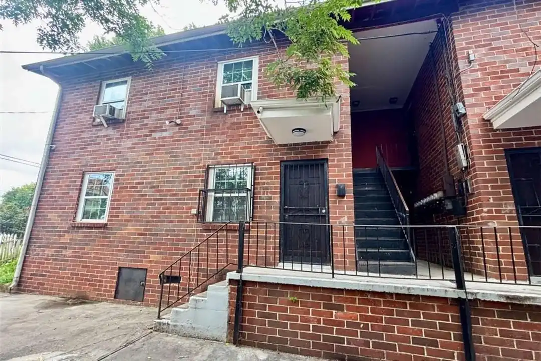 1048 Washington St SW unit 2 – photo 1