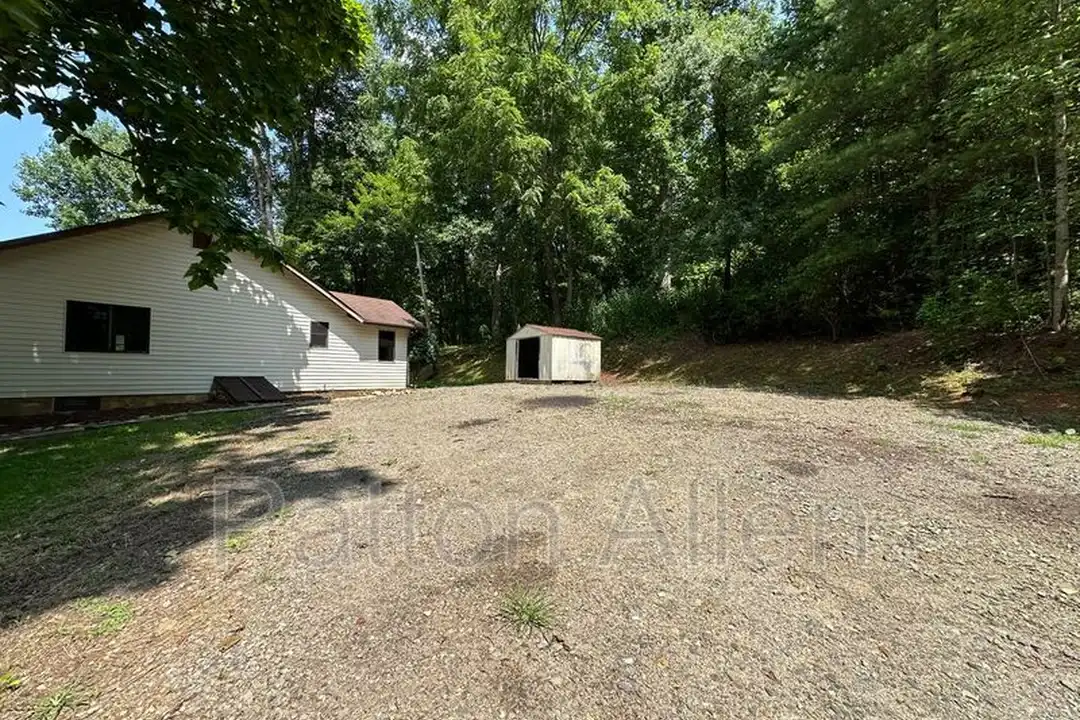267 Davis Creek Rd - View 6