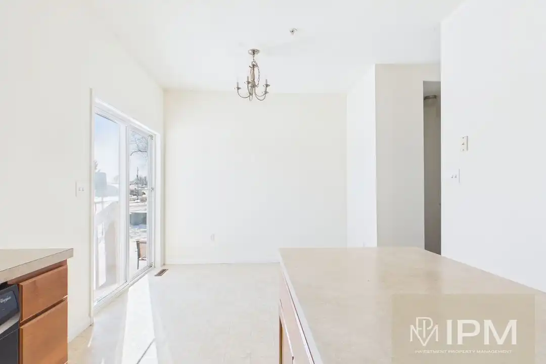 379 Mesa Ln - View 5