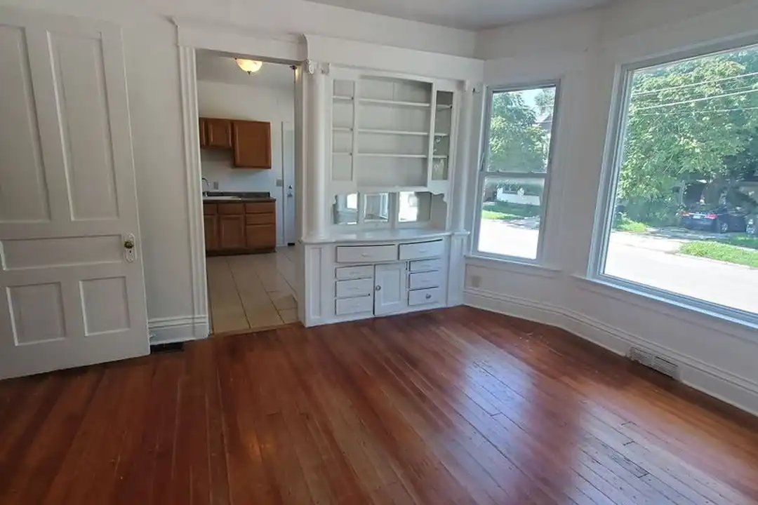 900 Villa St unit Lower – photo 1