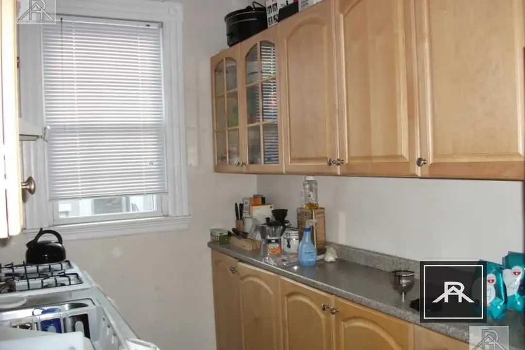 17 Glenville Ave unit 2 - View 3