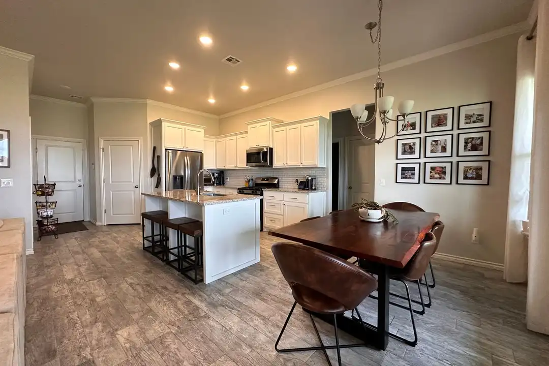 5923 NE Yorktown Ct - View 5