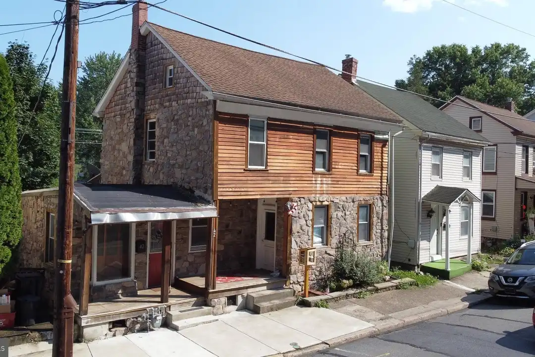 42 E Wyomissing Ave – photo 1 of 25
