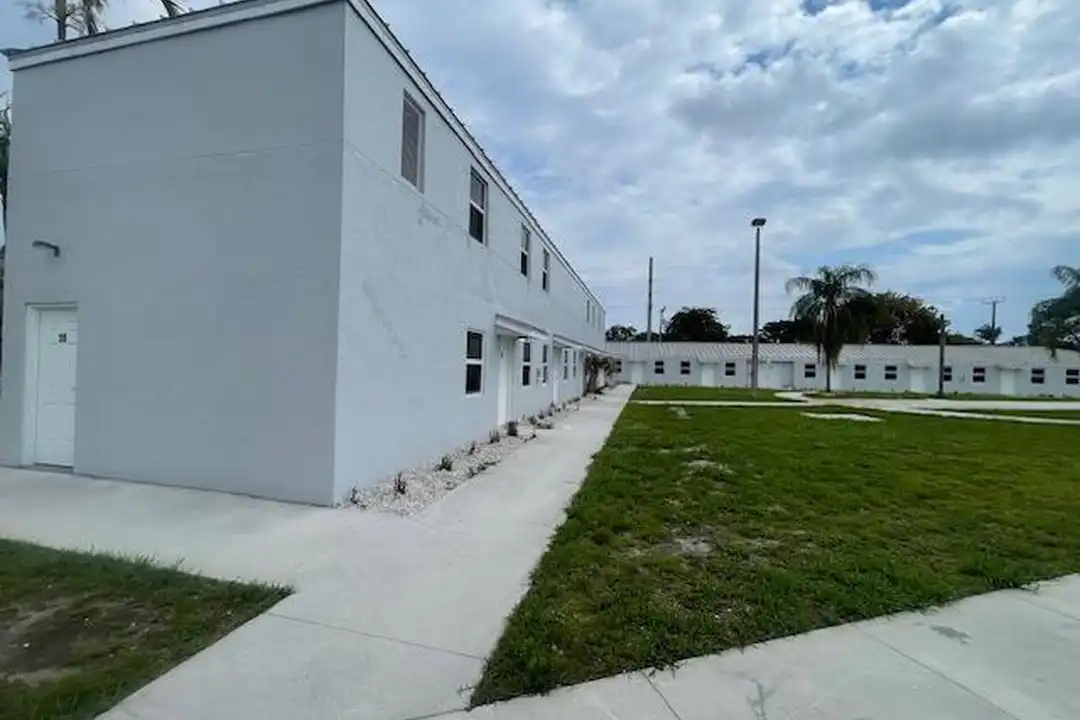 4393 Windsor Ave unit 3 - View 4