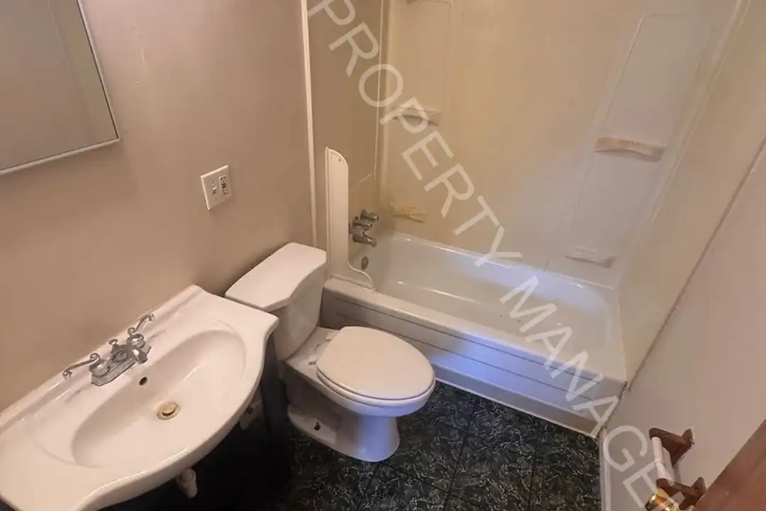2020 Weiss St unit 8