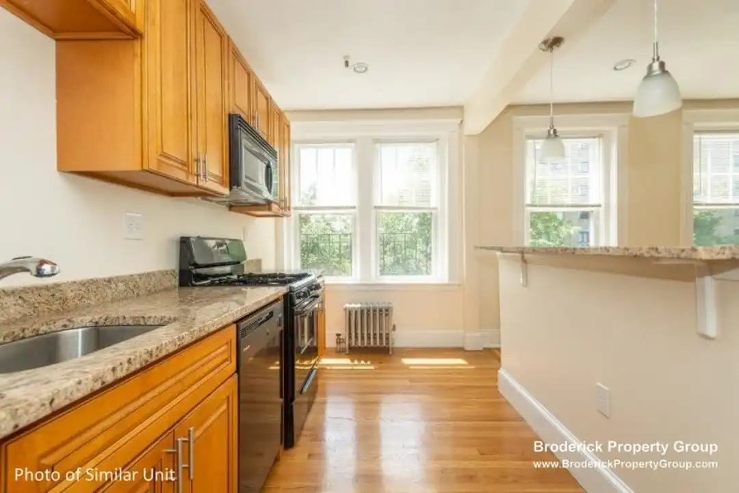 288 Chestnut Hill Ave - Radharc 4