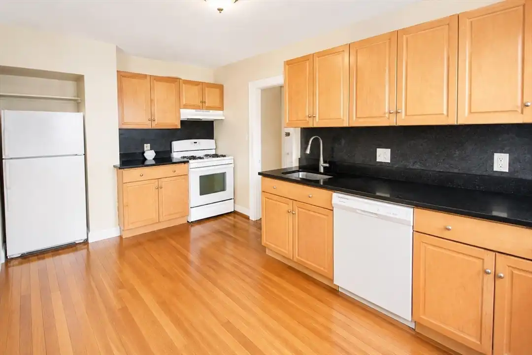 136 Spring St unit 1R - View 3