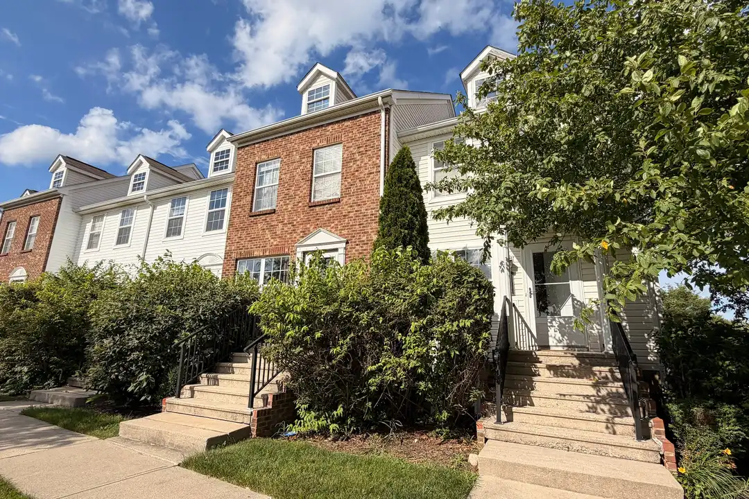 1020 Hartford Village Blvd – photo 1