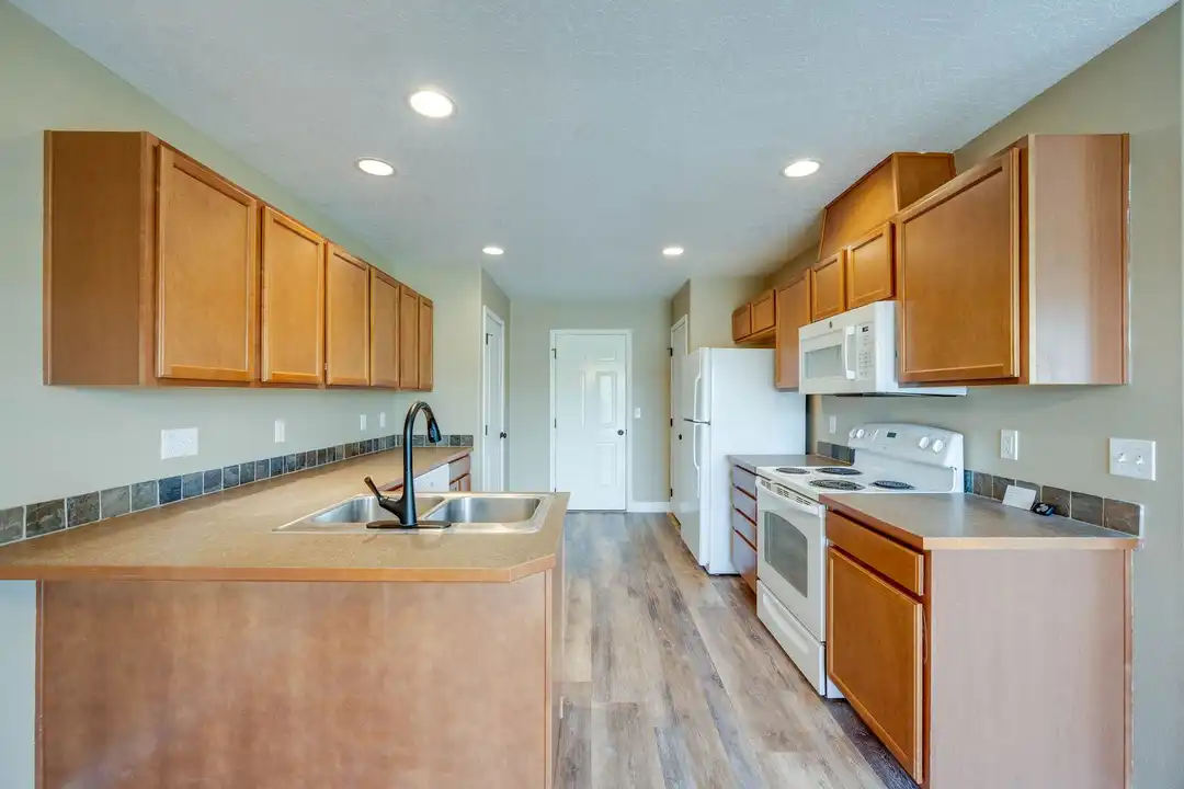 1262 Selway Ln - More