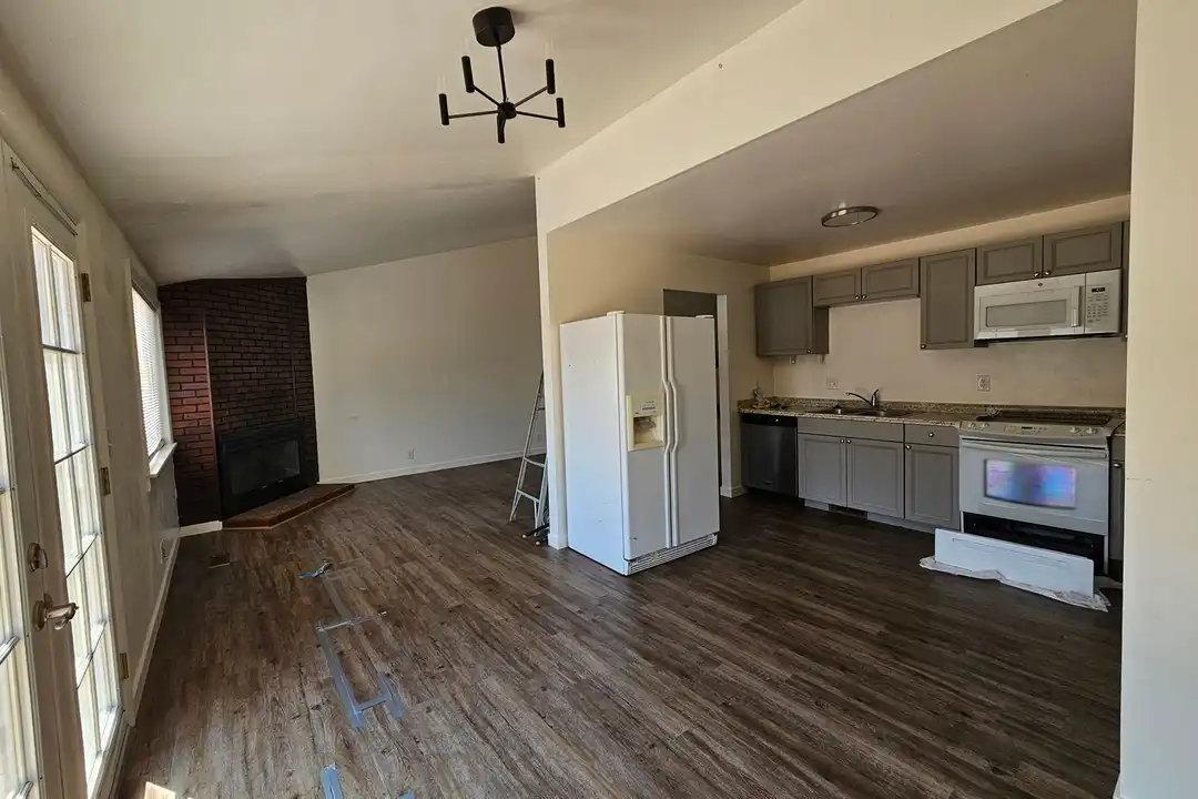 2311 W 4130 S – photo 1