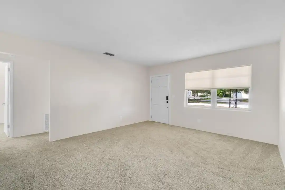 2340 16th Ave - More