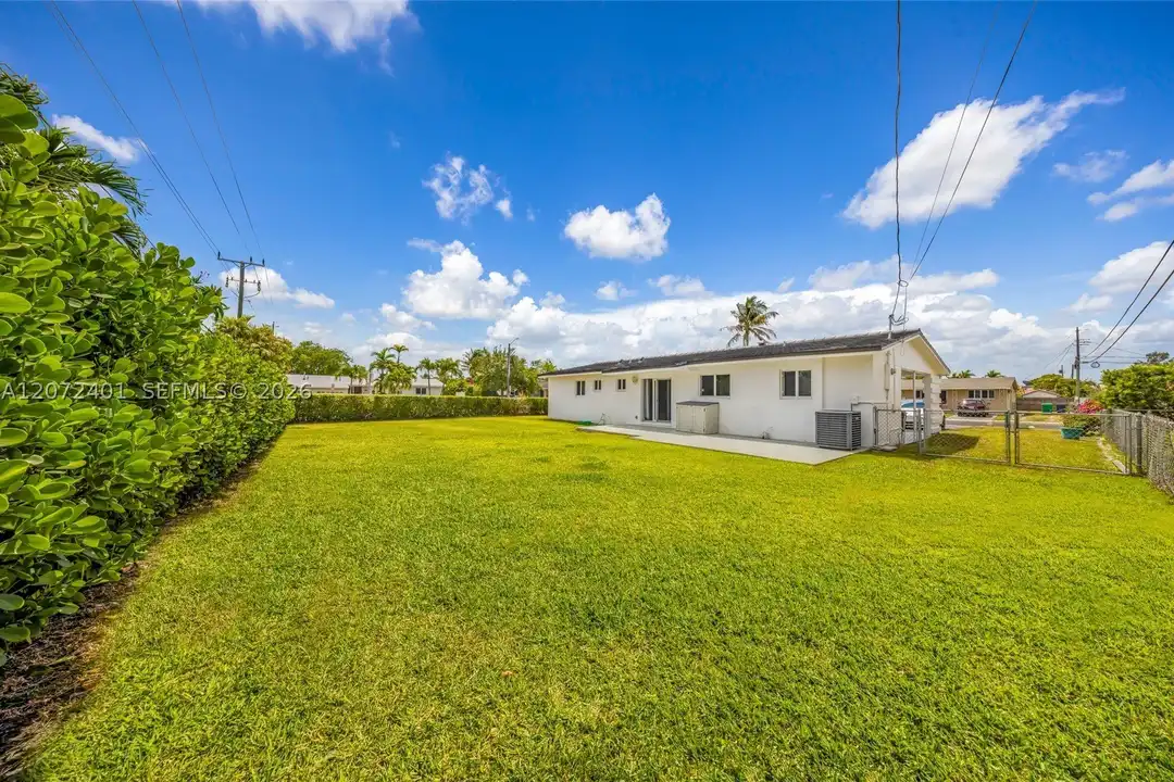 House in Miami - More