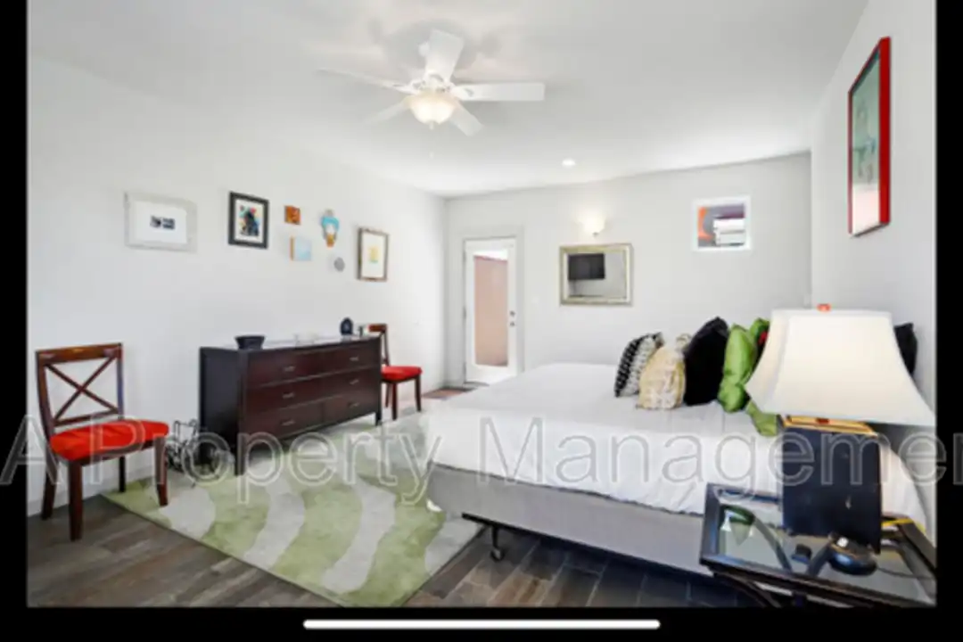 1419 Coal Ave SW - View 3