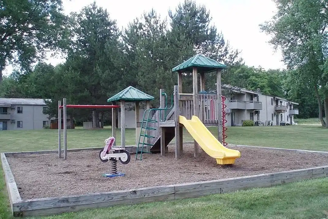 Meadowbrook Lake – photo 1 of 6