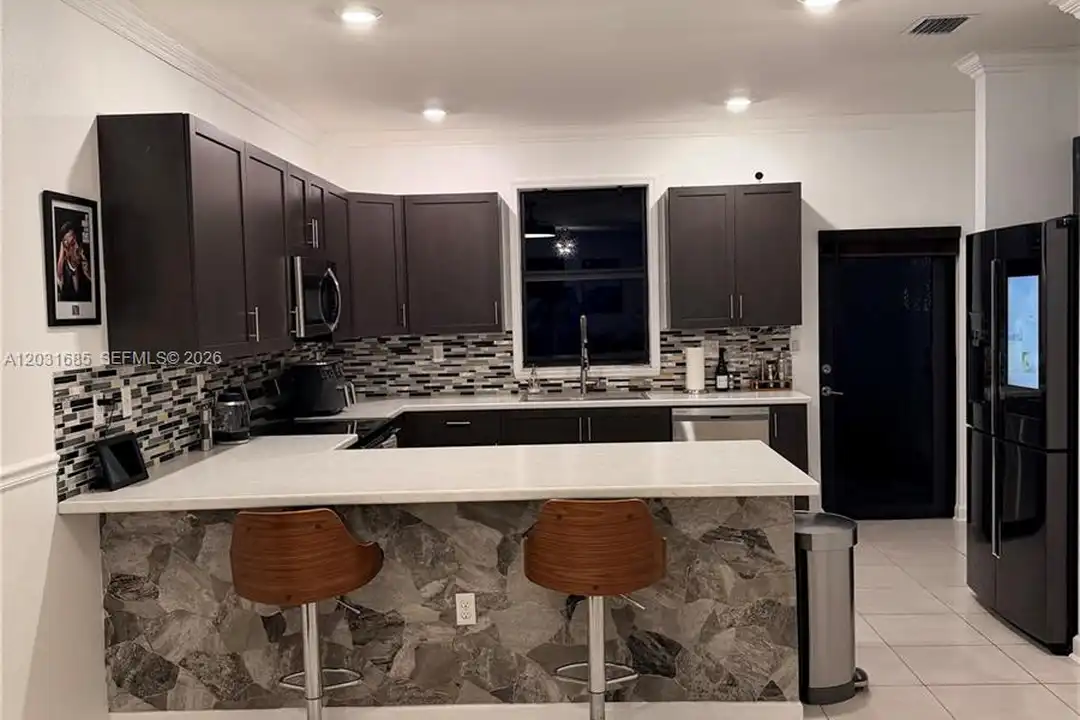 1502 SW 29th St - View 2