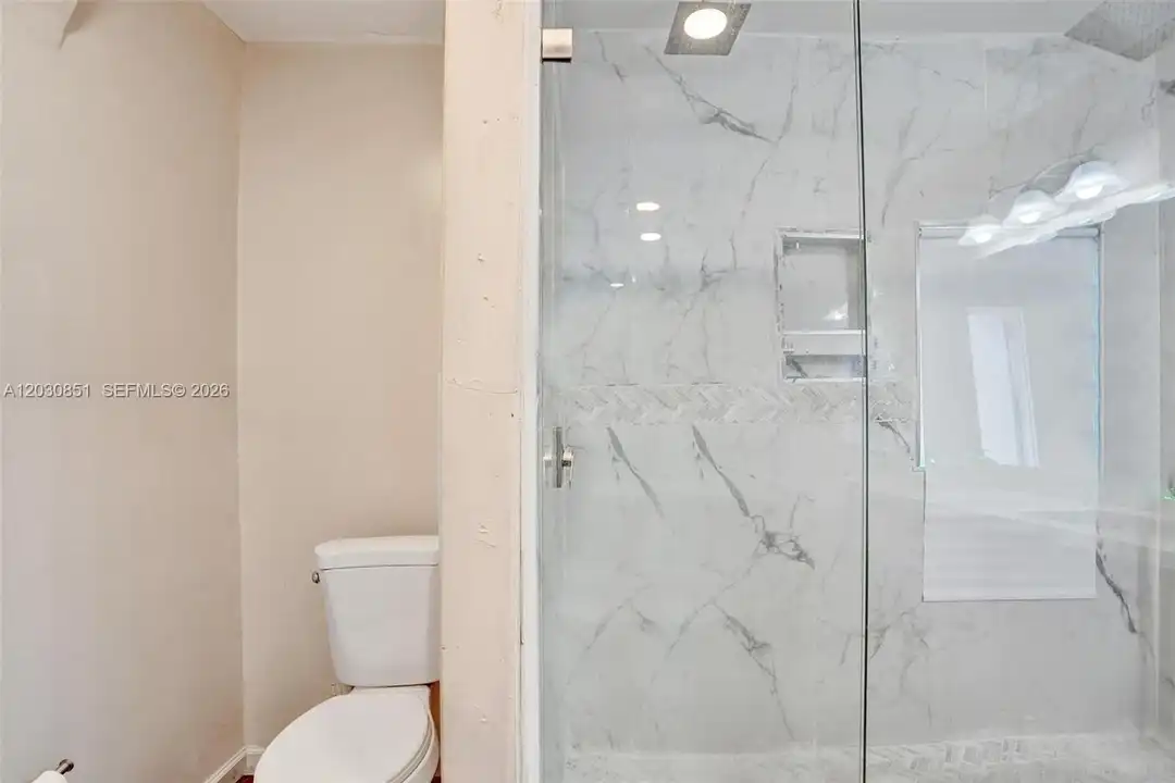 610 Carolina Ave unit 2 - View 3