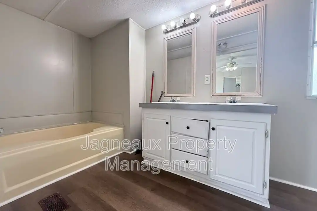 House in Dequincy - View 2