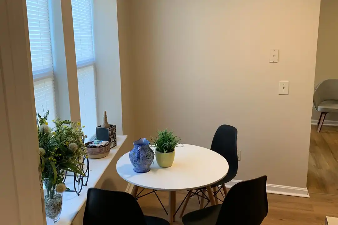 1227 Sea St unit 1 – photo 1 of 6