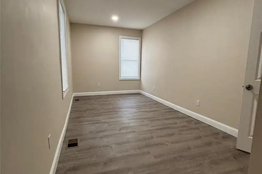 811 S 13th St - View 6