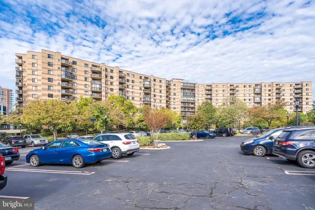 8370 Greensboro Dr #1004 - View 3