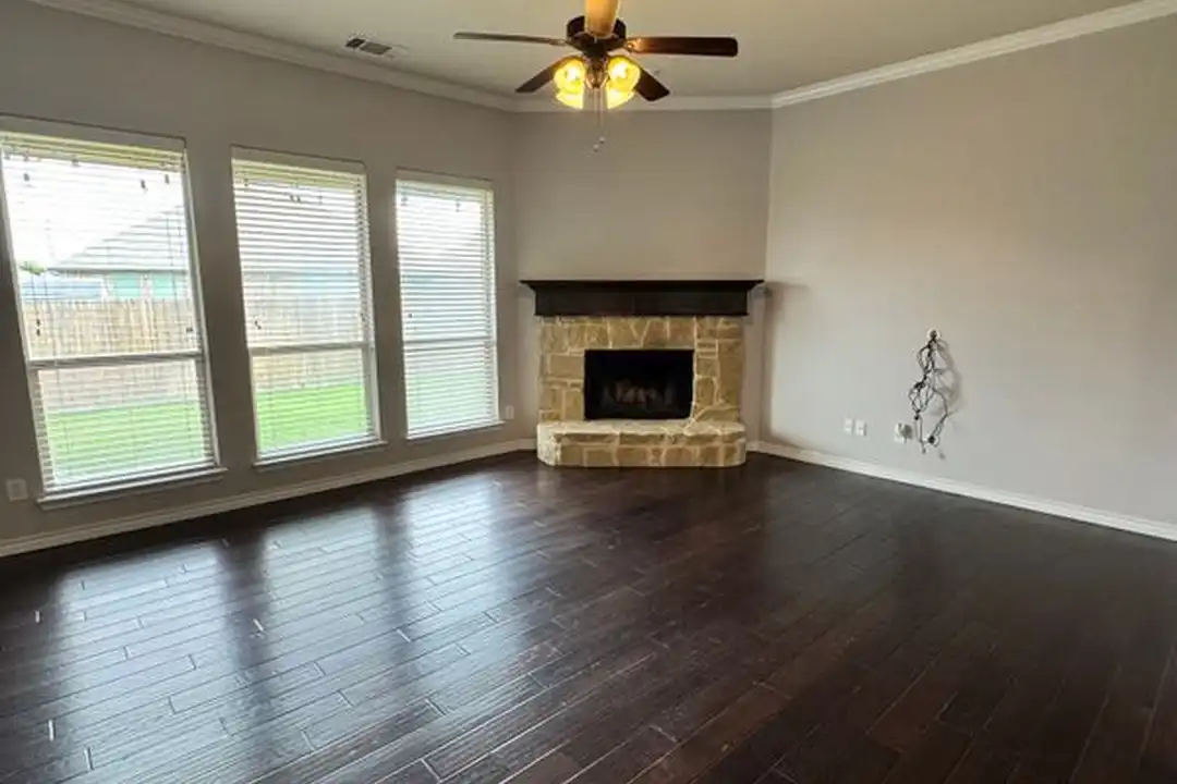 421 Commonwealth Dr - View 5