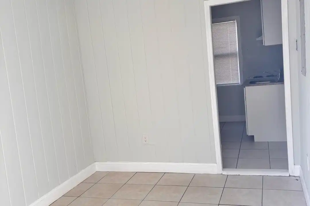Apartment in West Palm Beach - View 2