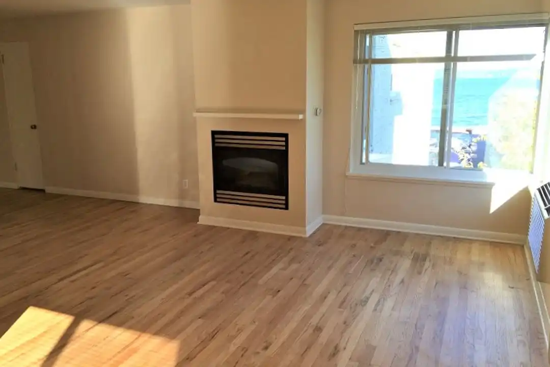 400 Lakeside Ave S unit 214 - View 4