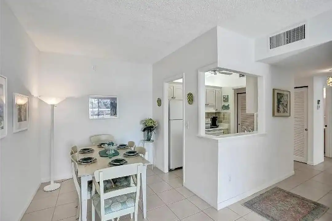 400 N Riverside Dr - More
