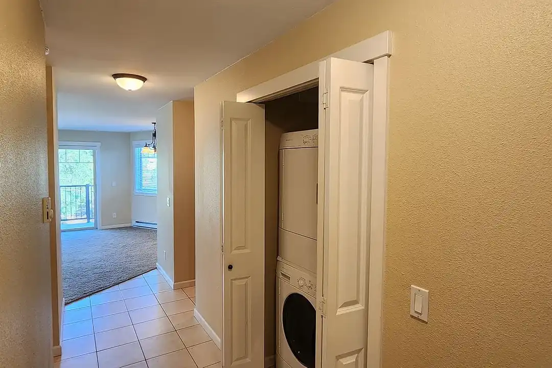 Westridge Apartments – photo 1