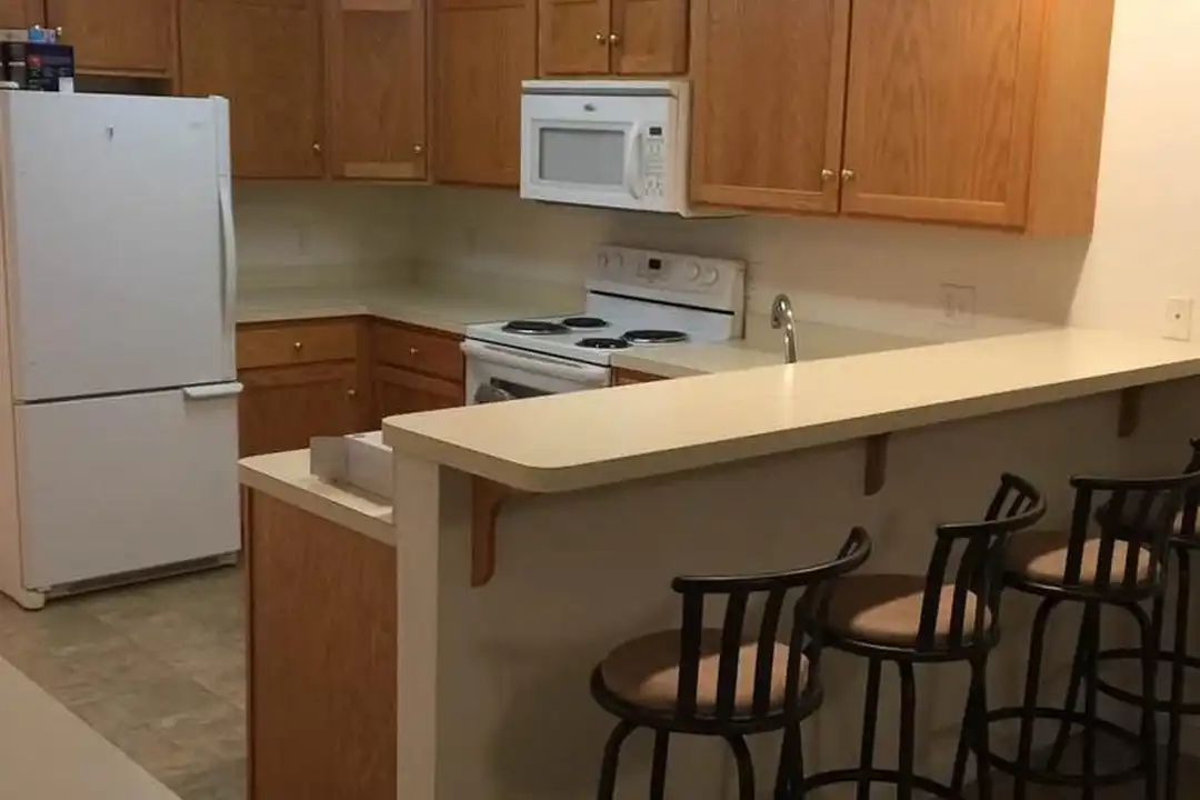 101 W Sunset Ave – photo 1 of 10