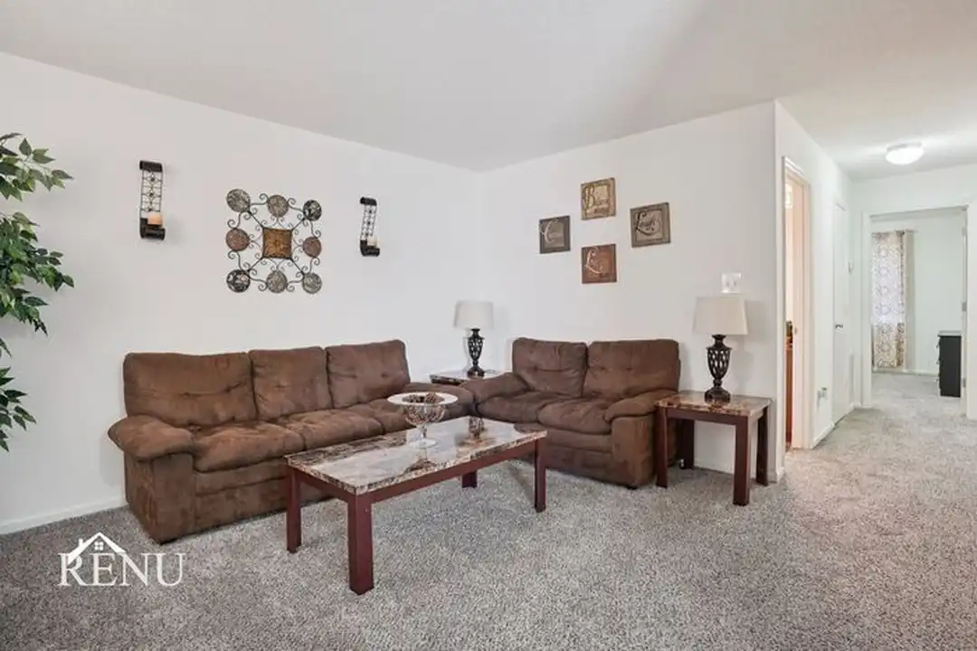 527 Michael St - View 3