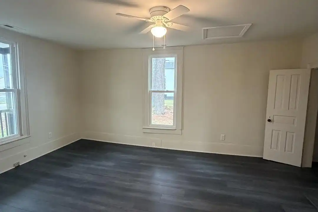 202 S Sampson Ave - View 4