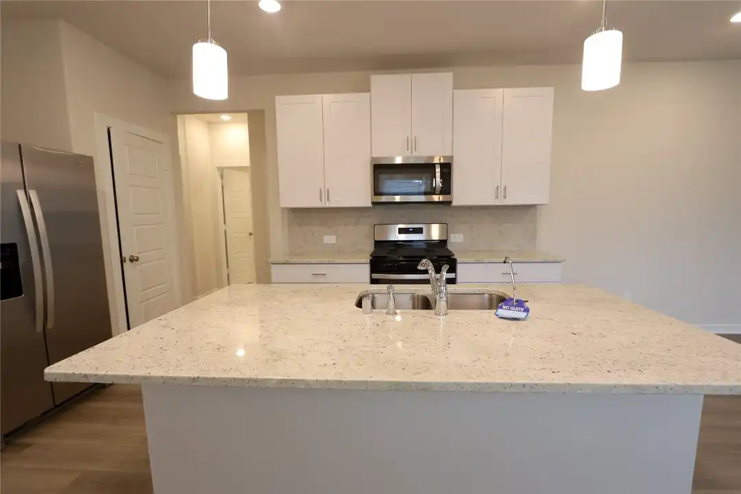 6686 Lahna Oak Dr - View 5