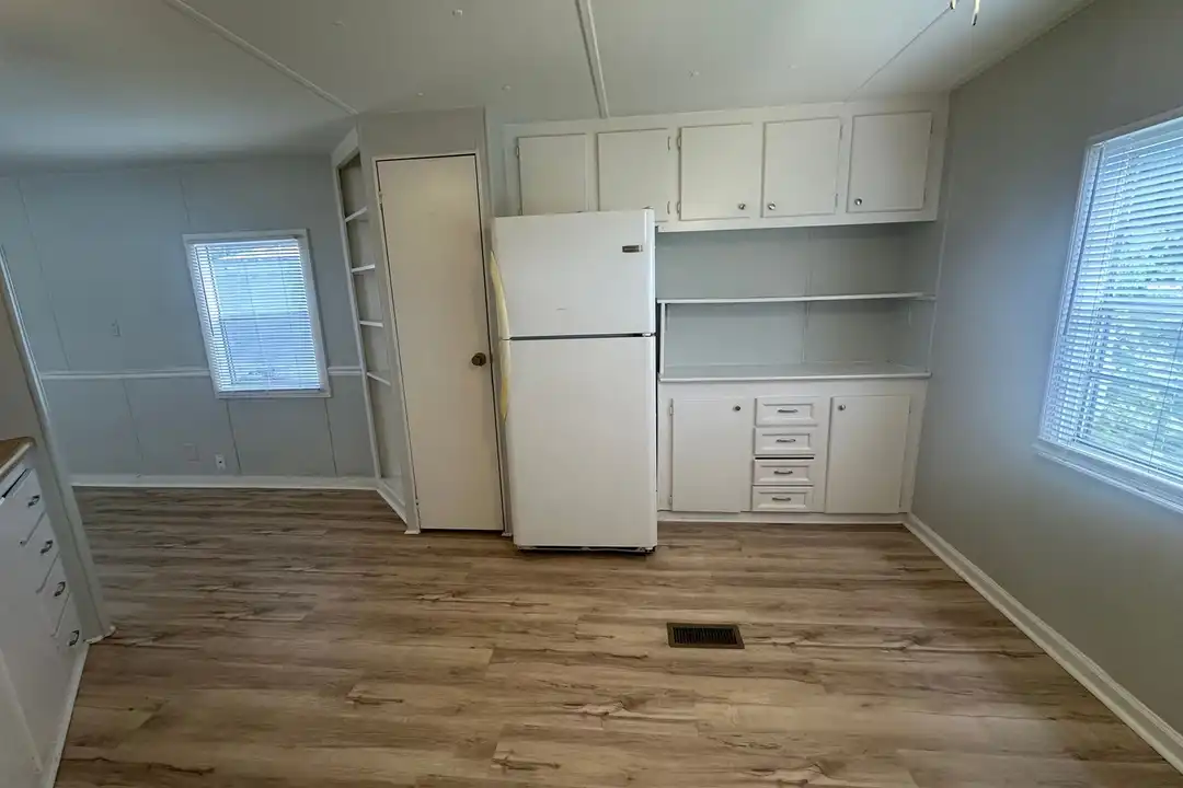 2430 Catherine Lake Rd - More