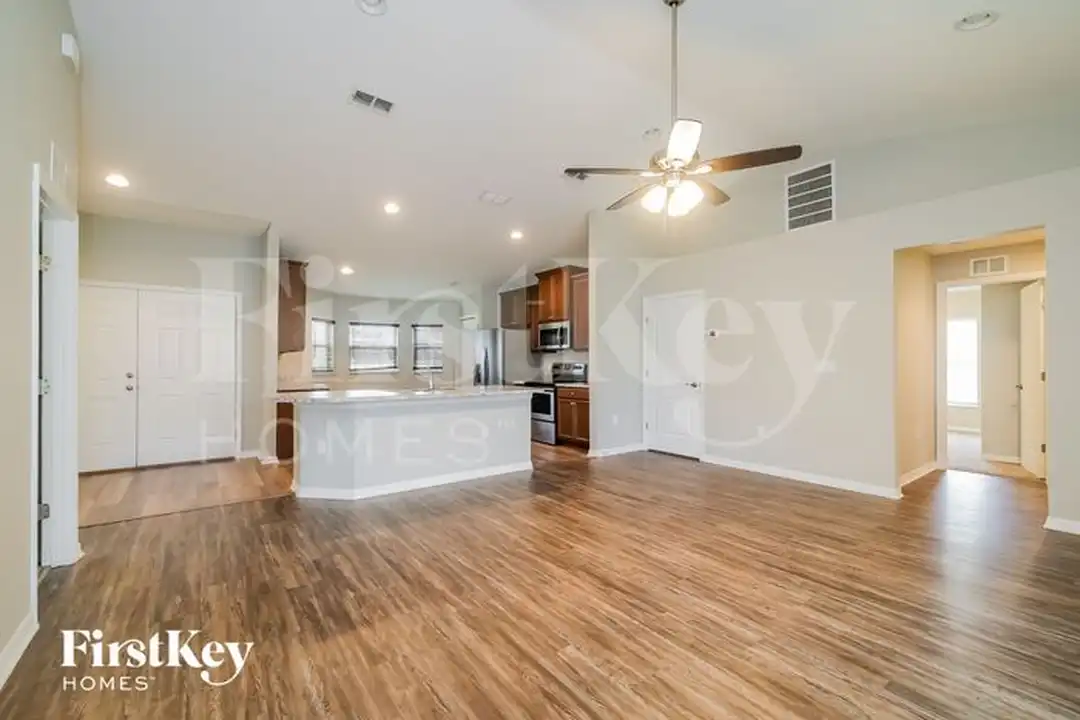 109 Solis Dr - View 4