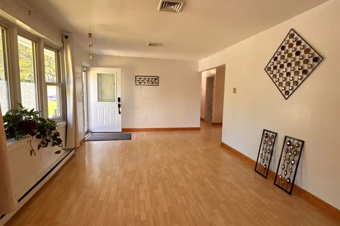4902 Creek Dr - View 5