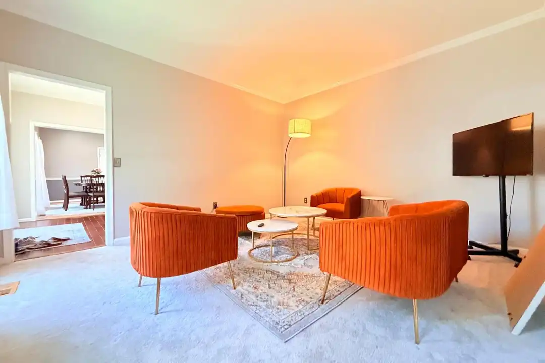 11610 Seneca Forest Cir - More