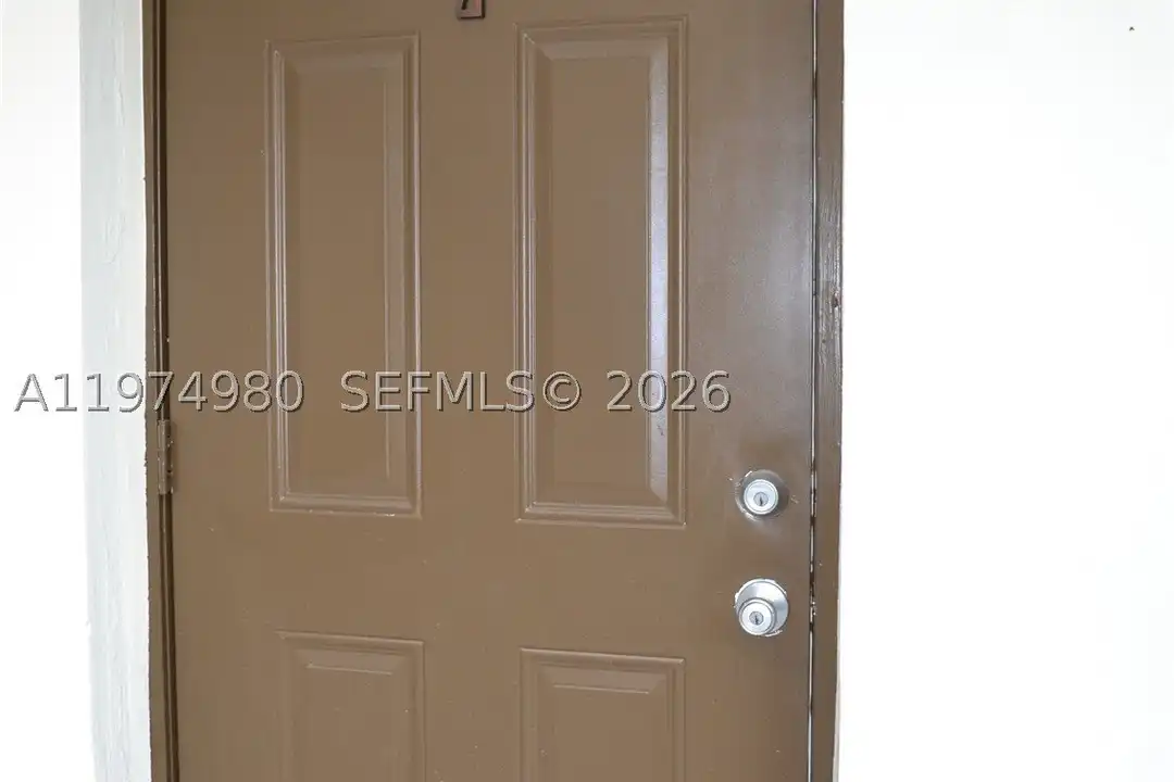 1035 SW 4th St #2 - View 2
