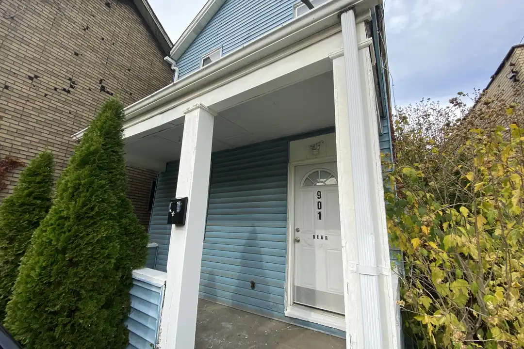 901 Chartiers Ave unit #Rear – photo 1