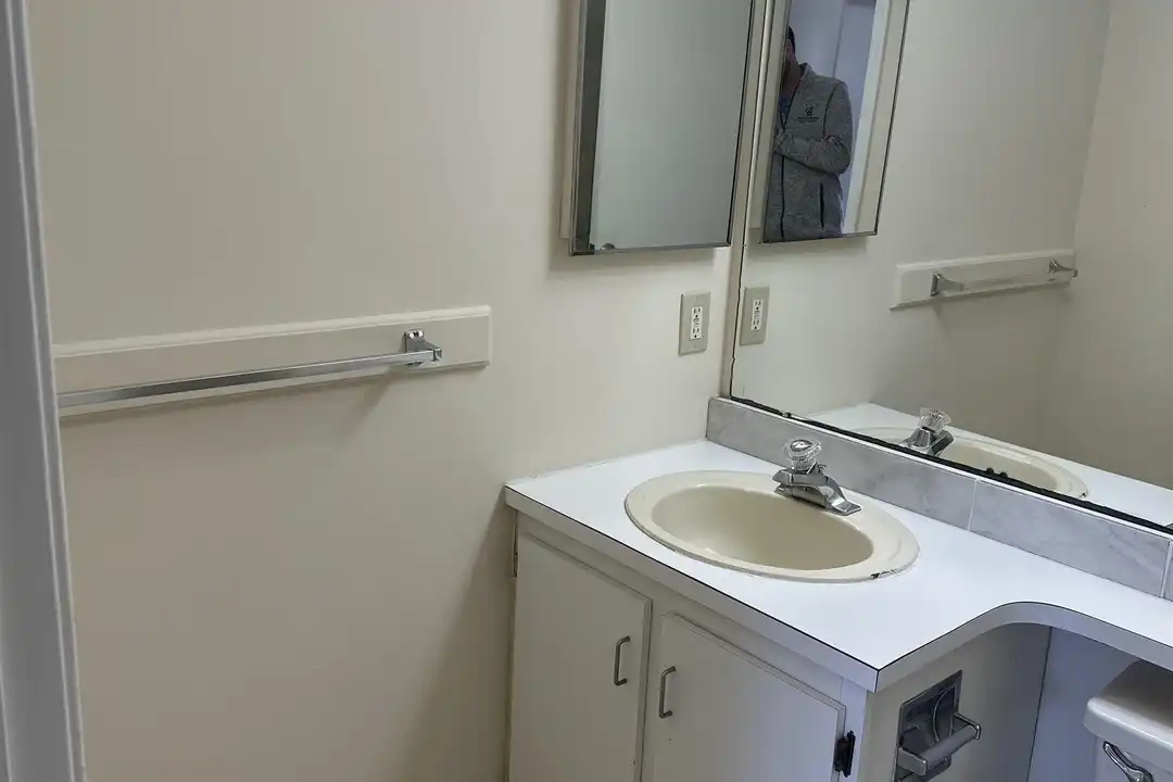 203 Colonial Ct #203 - View 6