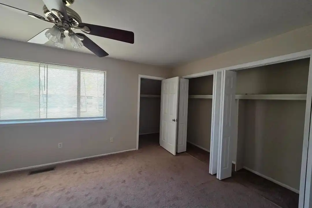 2529 Cottonwood Ct - View 2