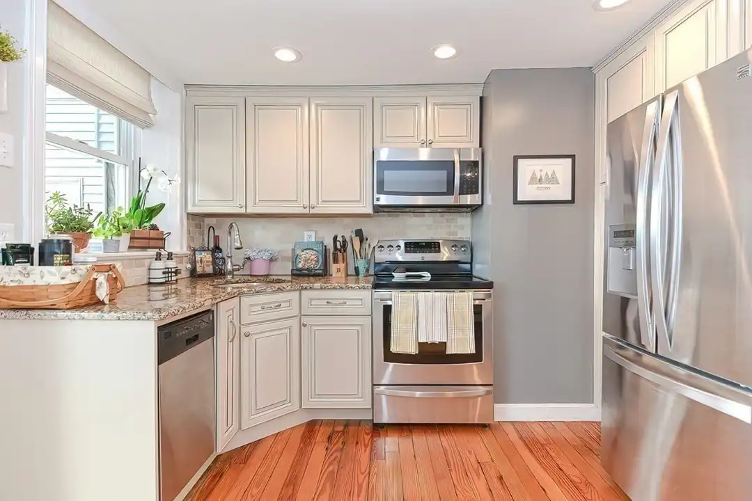 205 Webster St unit 1 - View 3