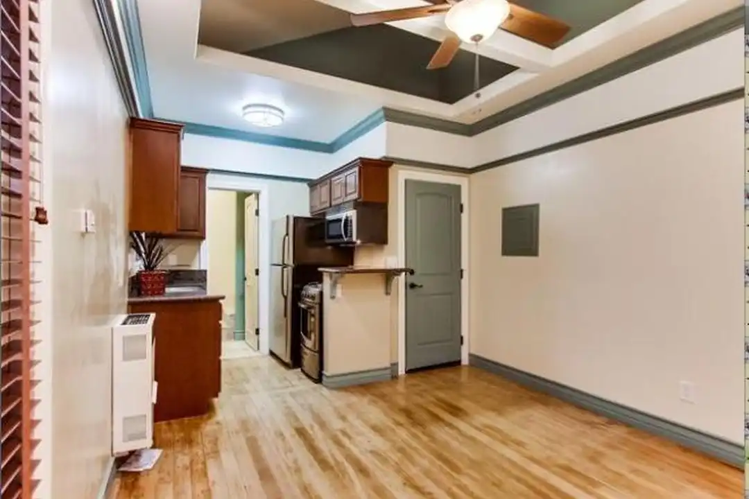 Apartment in San Diego, Banker's Hill - View 2