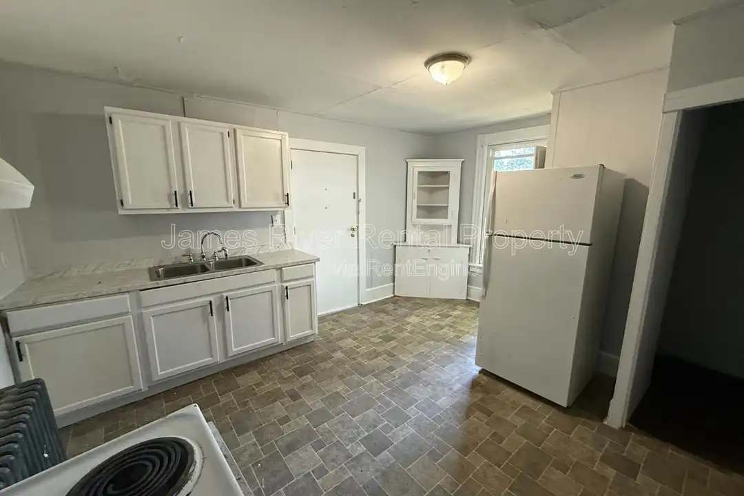 2107 Park Ave unit 4 - View 3