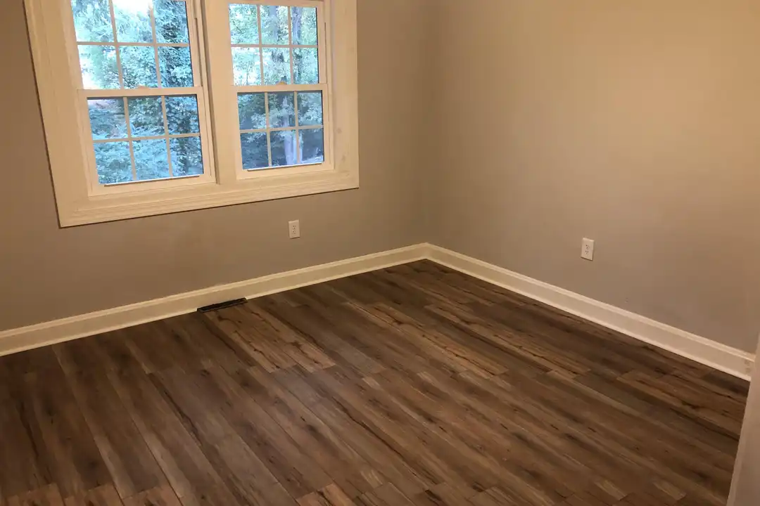 818 Old Clemson Hwy - More