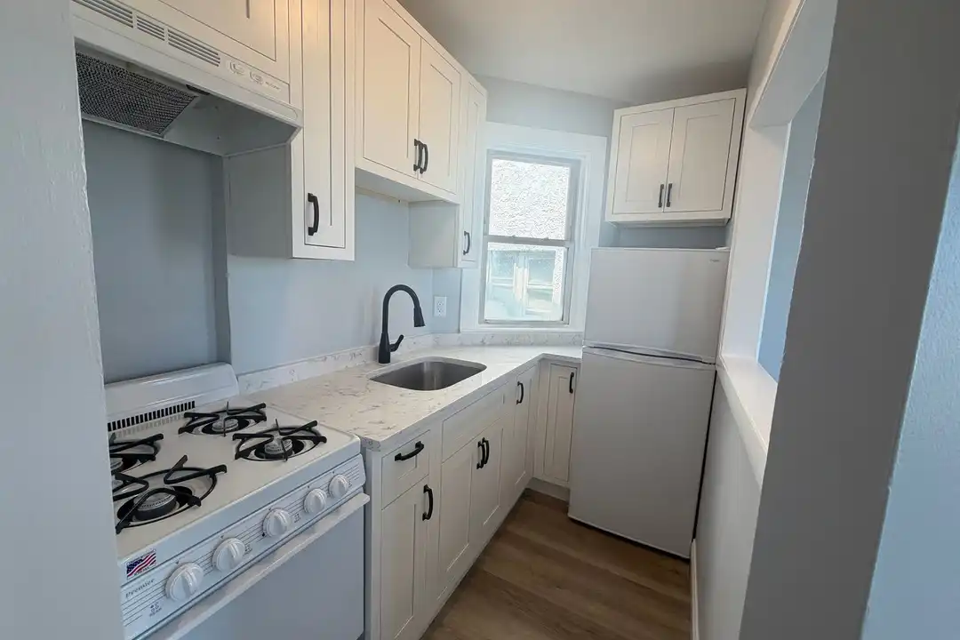 90 Winthrop Shore Dr unit 1 – photo 1 of 20