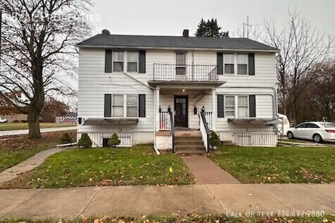 4910 Lewis Ave – photo 1