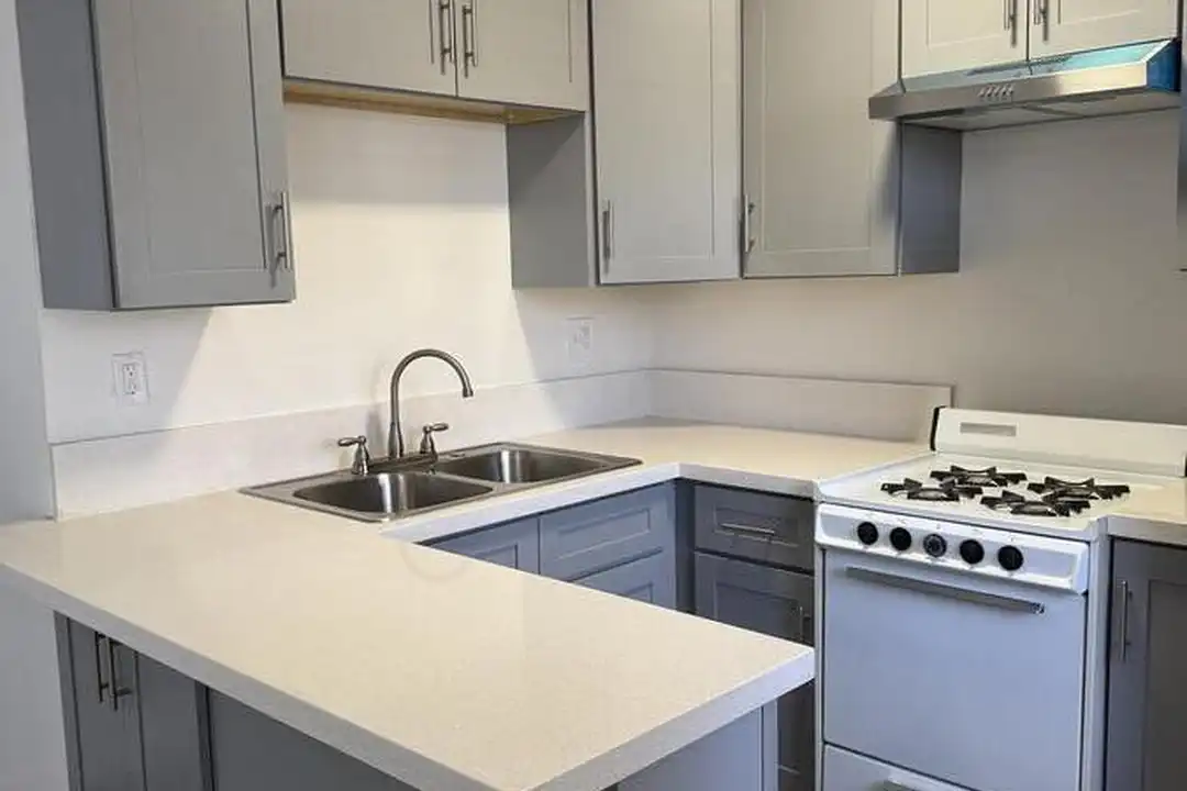10720 S Burin Ave - View 4