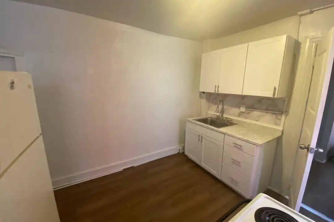 323 N 9th St unit 2 – photo 1